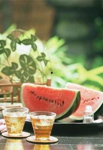 深夜吃瓜群众点心文案,揭秘吃瓜群众的夜宵秘密