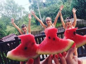 六一孩子当吃瓜群众,孩子们化身吃瓜群众,欢乐围观趣味世界